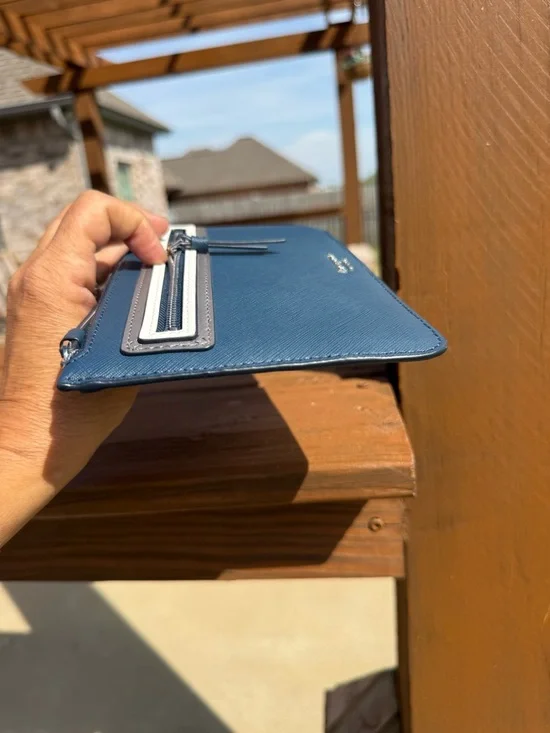 NWOT Kate Spade navy blue leather wristlet with cream trim Colorblock - Picture 6 of 10